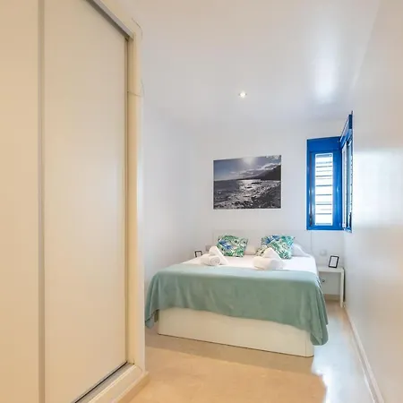 Modern Next To The Beach, Pets Friendly Apartment *
