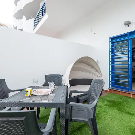 Apartment Modern Next To The Beach, Pets Friendly *