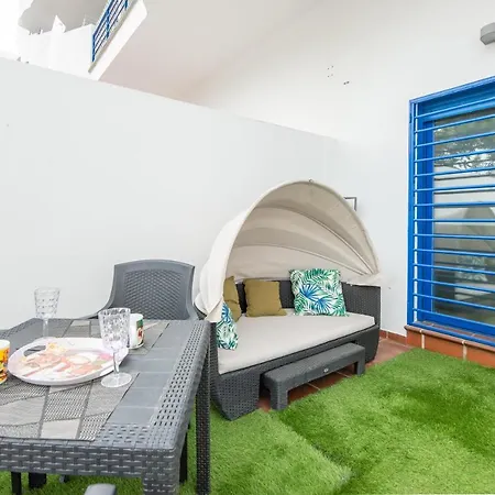 Modern Next To The Beach, Pets Friendly Apartment *